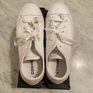 All white LEATHER converse low top Women’s Size 8